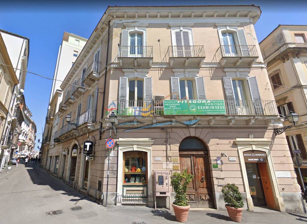 Appartamento in vendita a Chieti piazza Trento e Trieste, 11