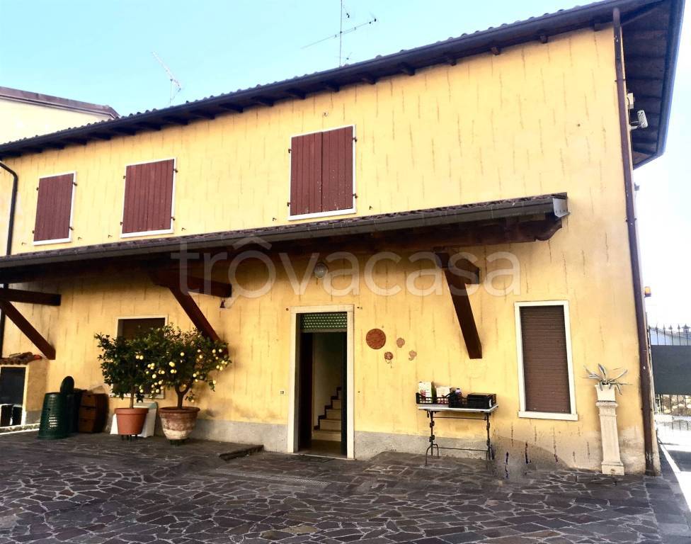 Casa Indipendente in vendita a Polpenazze del Garda via s. Pietro