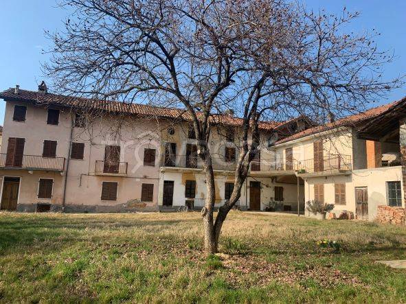Casale in vendita a Cerreto d'Asti via Inserra, 46