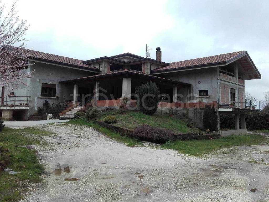 Villa Bifamiliare in vendita a Caiazzo via Serpara, 12
