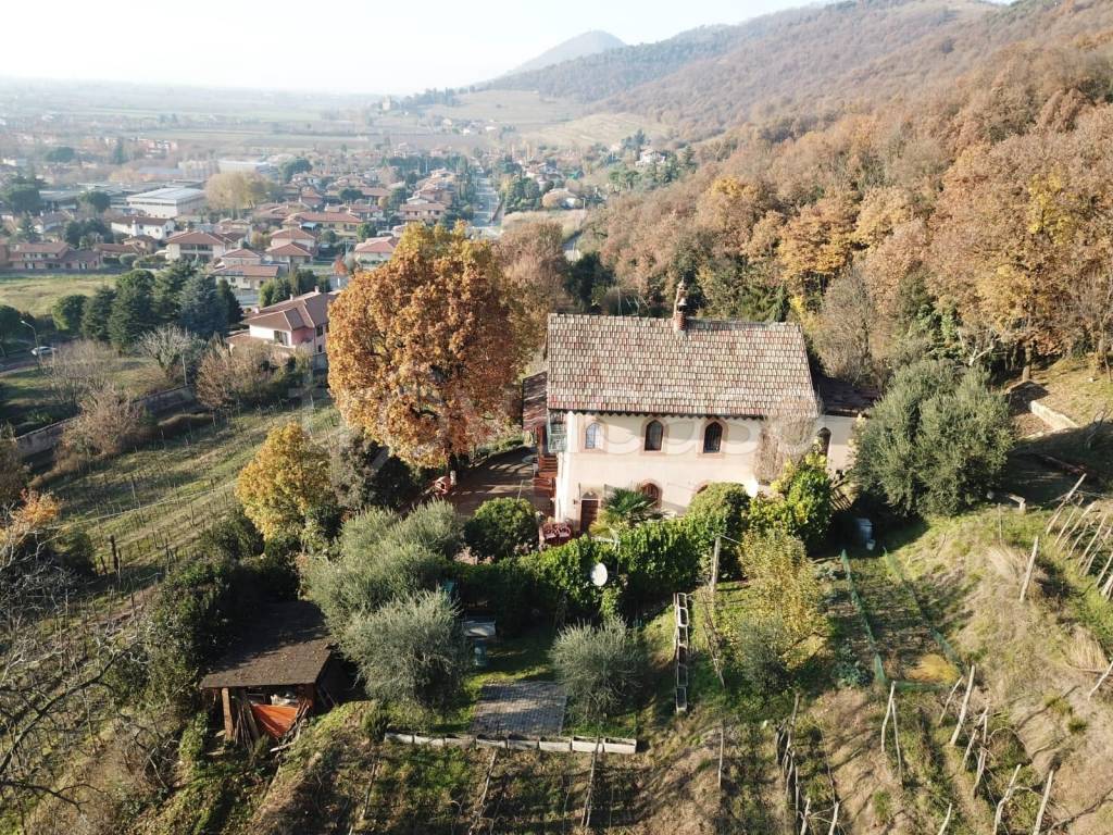 Villa in vendita a Coccaglio via Bussaghe