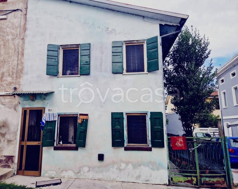Villa in vendita a Concordia sulla Secchia via per San Possidonio