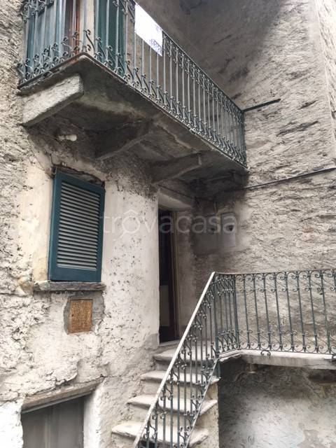 Casa Indipendente in vendita a Torre di Santa Maria via Cortile Vecchio