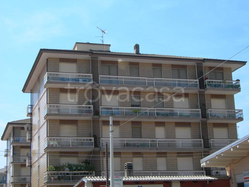 Appartamento in vendita a Santhià via Michelangelo Buonarroti, 17