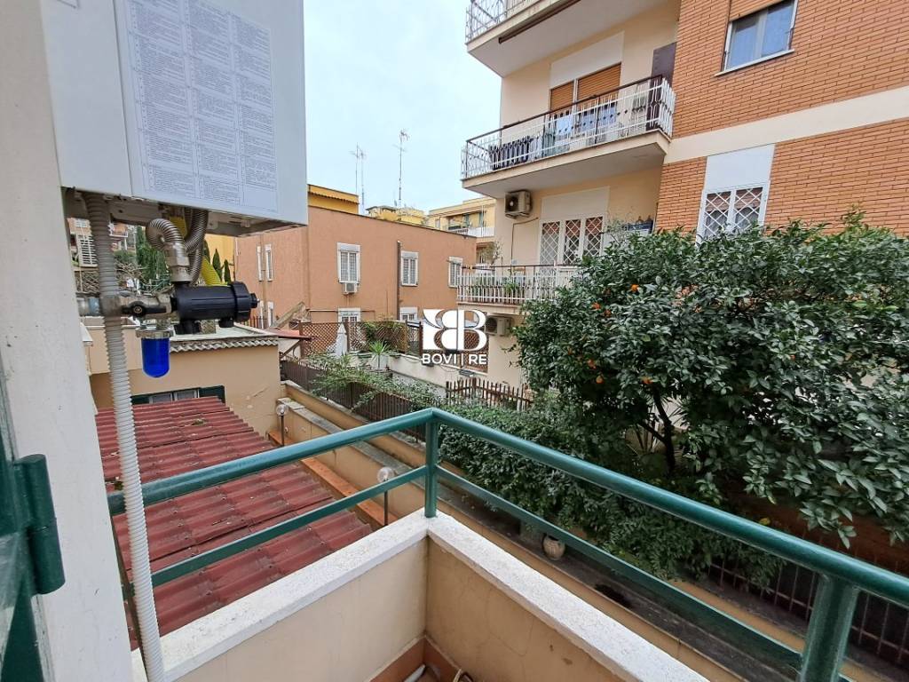 Appartamento in vendita a Roma via delle Agavi
