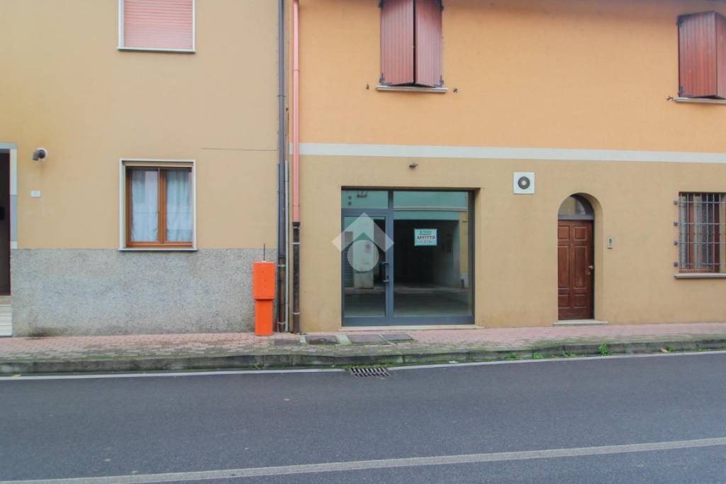 Negozio in affitto a Pavone del Mella via Camillo Cavour, 19
