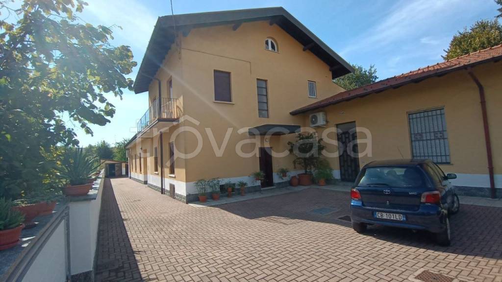 Villa in vendita a Samarate via Bolzano, 22