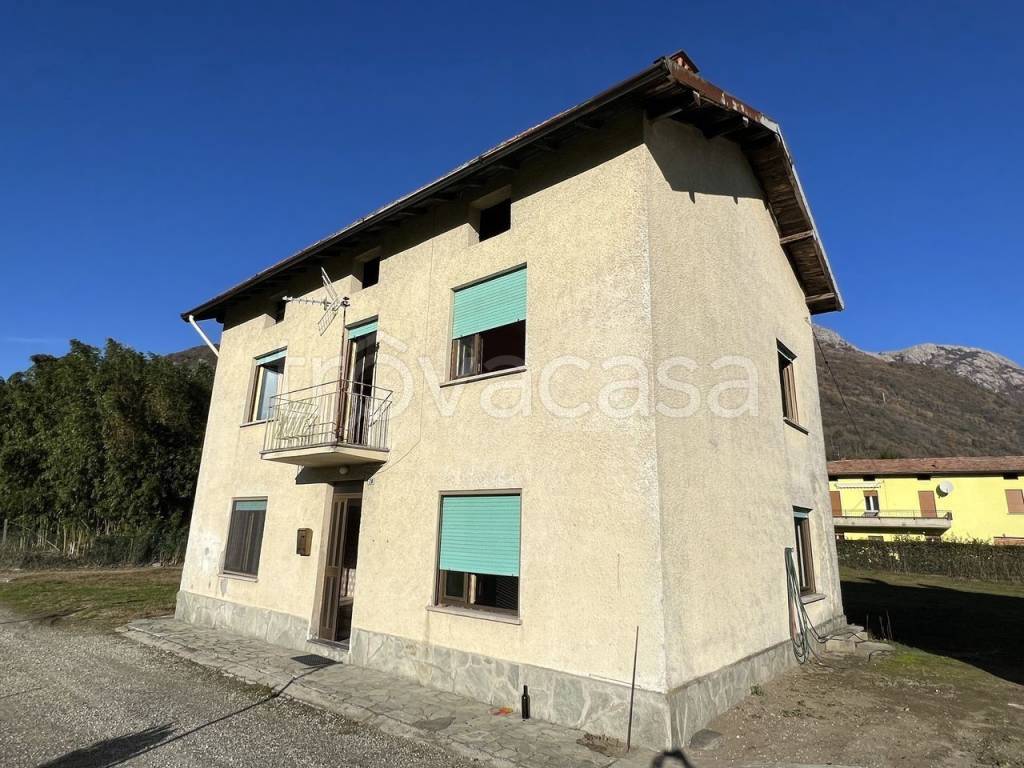 Villa in vendita a Sorico via Poncetta, 28