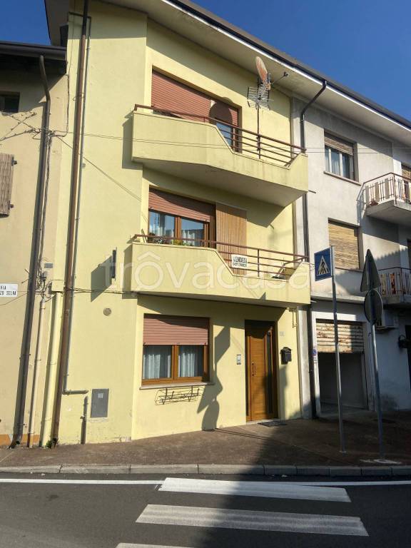 Appartamento in in vendita da privato a Maniago via Piave, 48