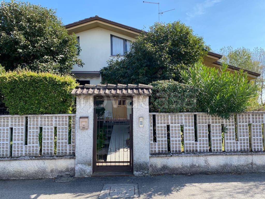 Villa in in affitto da privato a Castelnuovo Bocca d'Adda via Giovanni Falcone, 7