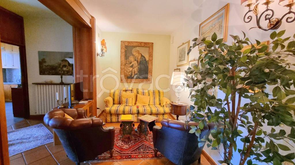 Villa Bifamiliare in vendita a San Giuliano Terme via Ulisse Dini