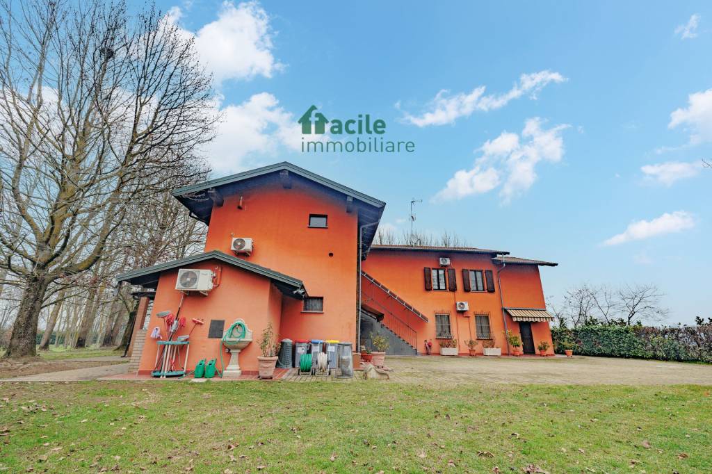 Villa Bifamiliare in vendita a Vigevano via Cararola, 115