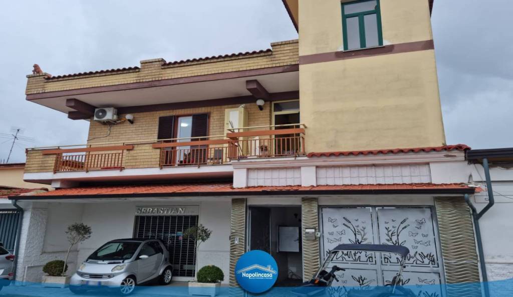 Villa Bifamiliare in vendita a Casoria via Pietro Nenni Traversa 1, 6