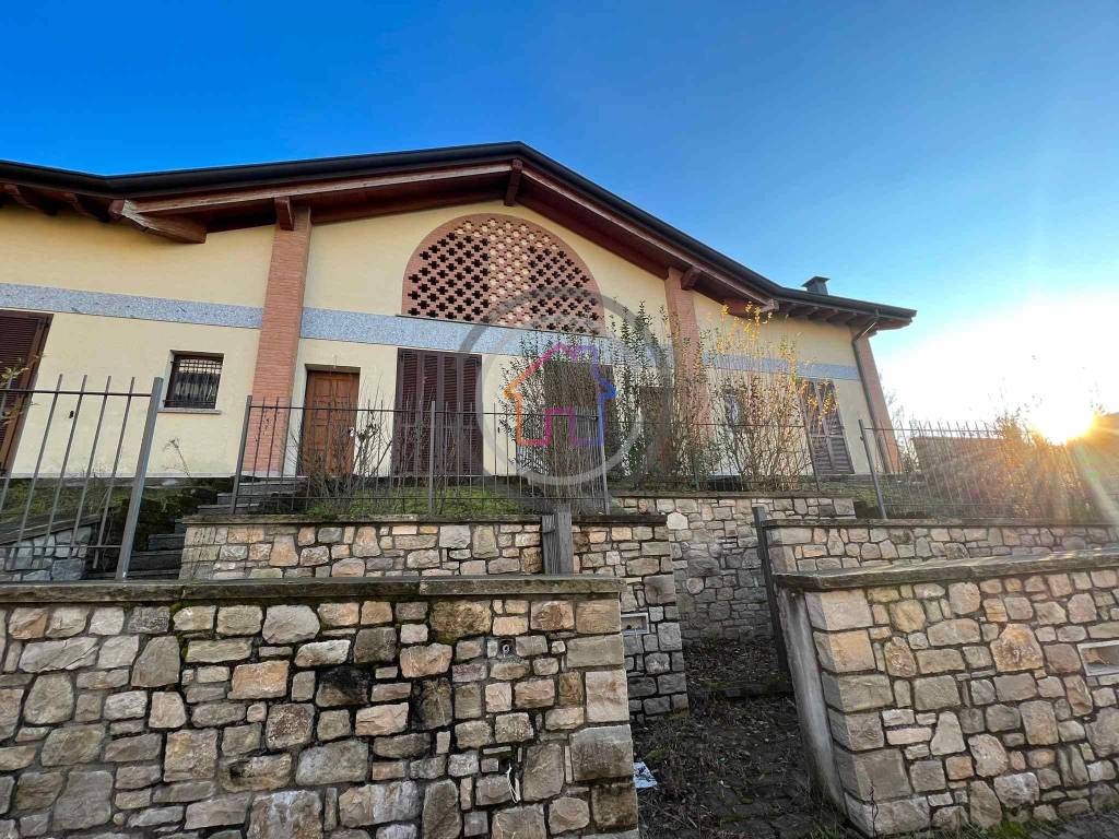 Villa Bifamiliare in vendita a Triuggio via Monte Faito
