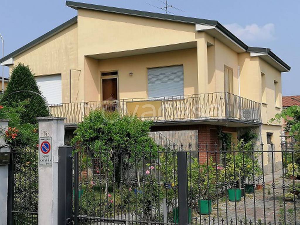Villa in vendita a Pandino via marconi, 14