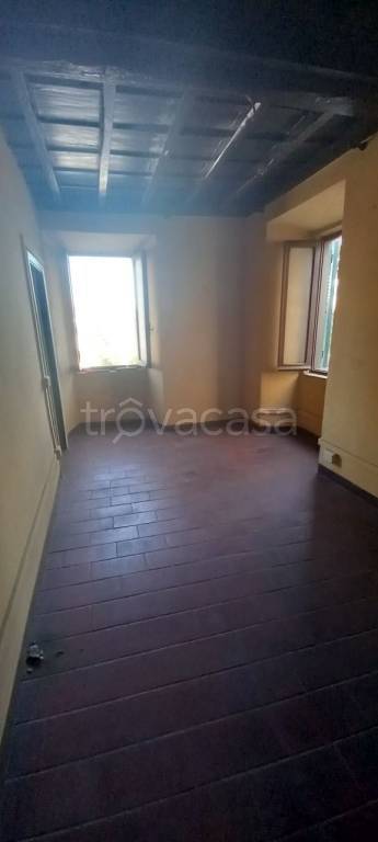 Appartamento in in vendita da privato a Capranica piazza Giuseppe Garibaldi, 6