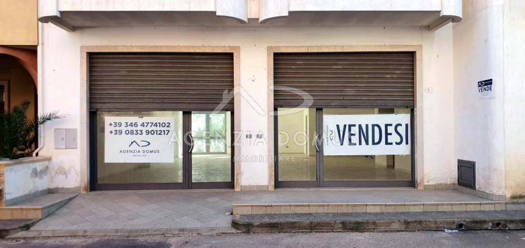 Negozio in vendita a Racale via Volturno, 5