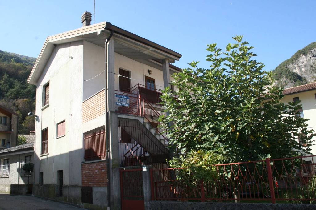 Casa Indipendente in vendita a Trasaghis via Fontana, Trasaghis, 15