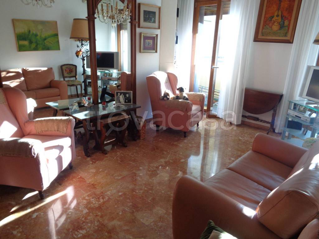 Appartamento in vendita a Rapallo corso Giacomo Matteotti, 28
