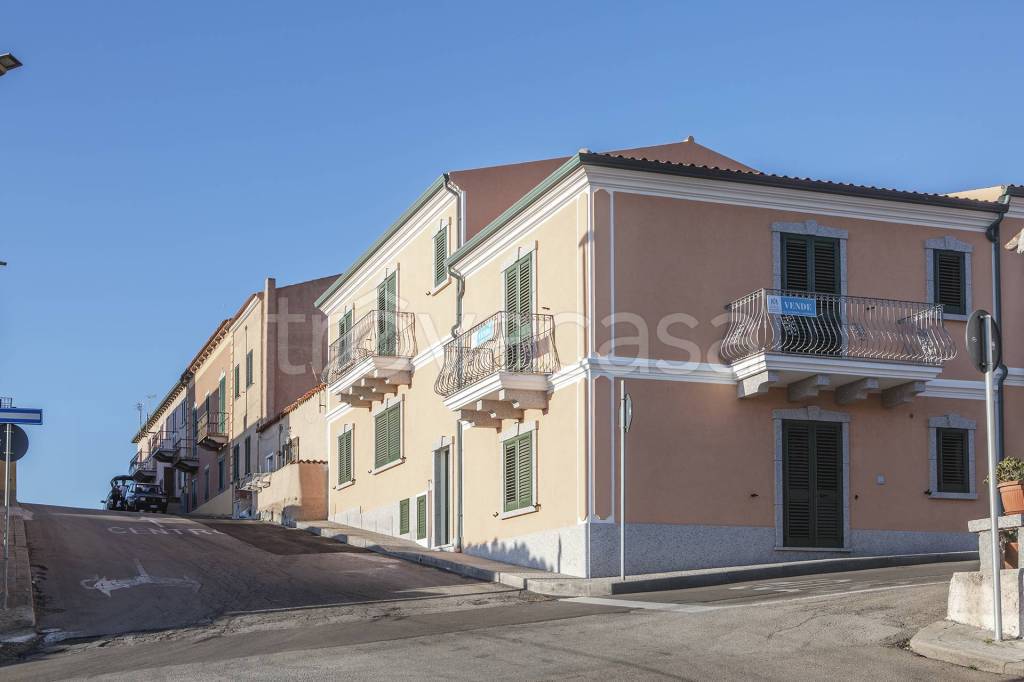 Appartamento in vendita a Santa Teresa Gallura via Dante, 43