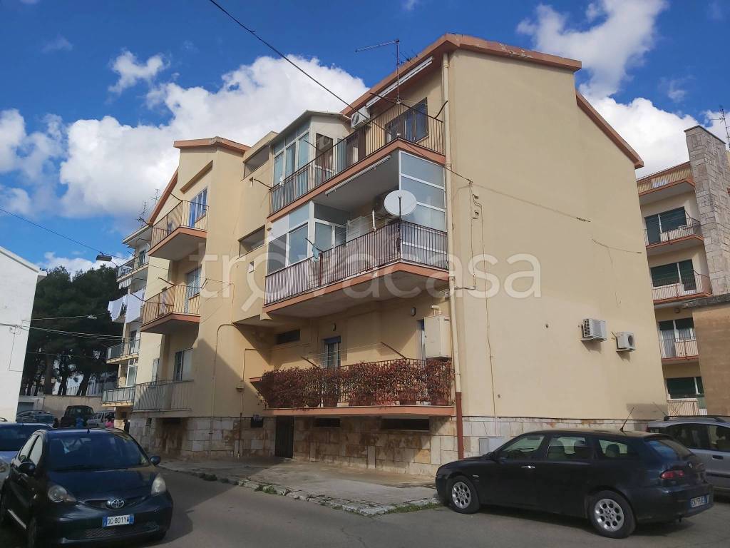 Appartamento in vendita a Noci via Tommaso Miccolis