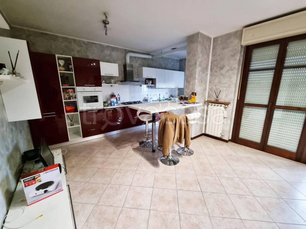 Appartamento in vendita a Gallarate via Udine, 1