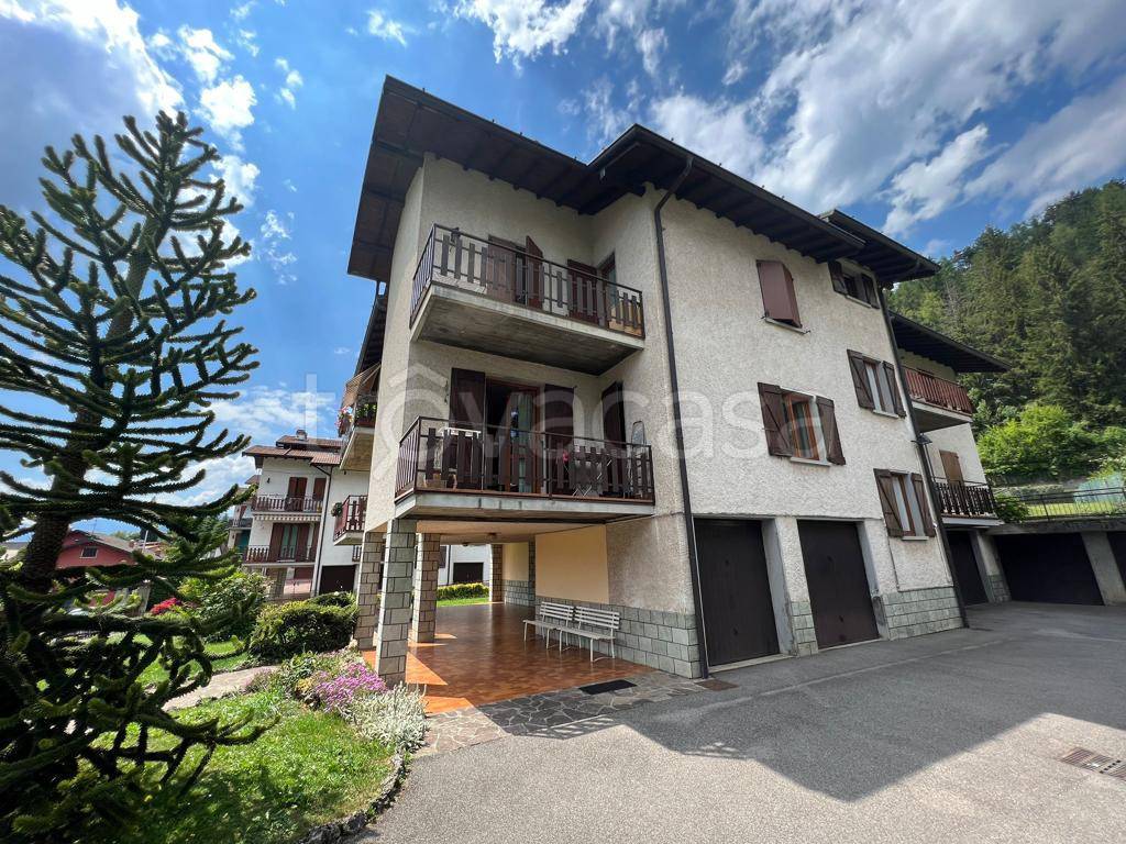 Appartamento in vendita a Clusone via Monte Bianco, 2
