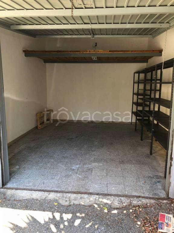 Garage in affitto a Reggio di Calabria via Sbarre Inferiori, 417