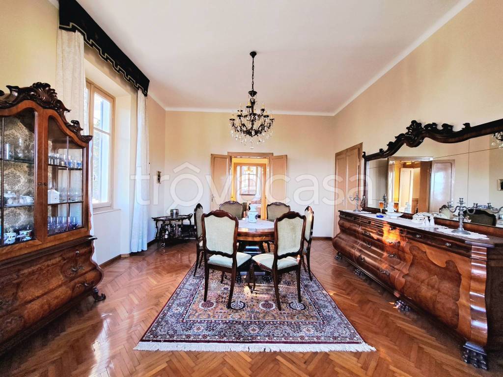 Villa in vendita ad Albiolo via Monte Rosa