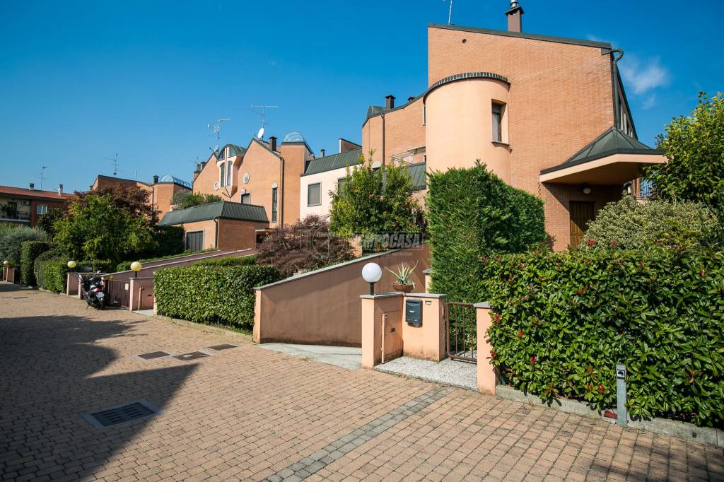 Villa a Schiera in vendita a Bollate via Goffredo Mameli 11