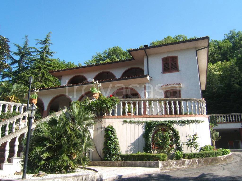 Villa Bifamiliare in vendita a Corridonia via Colbuccaro, 7
