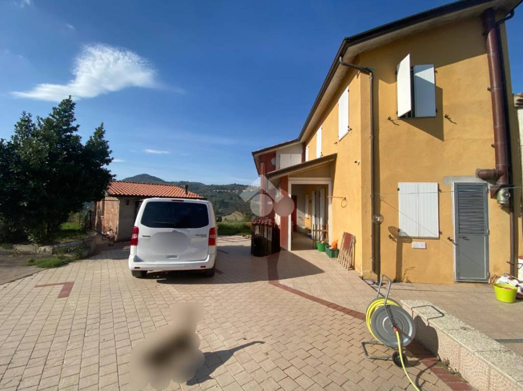Villa Bifamiliare in vendita a Saludecio via roma