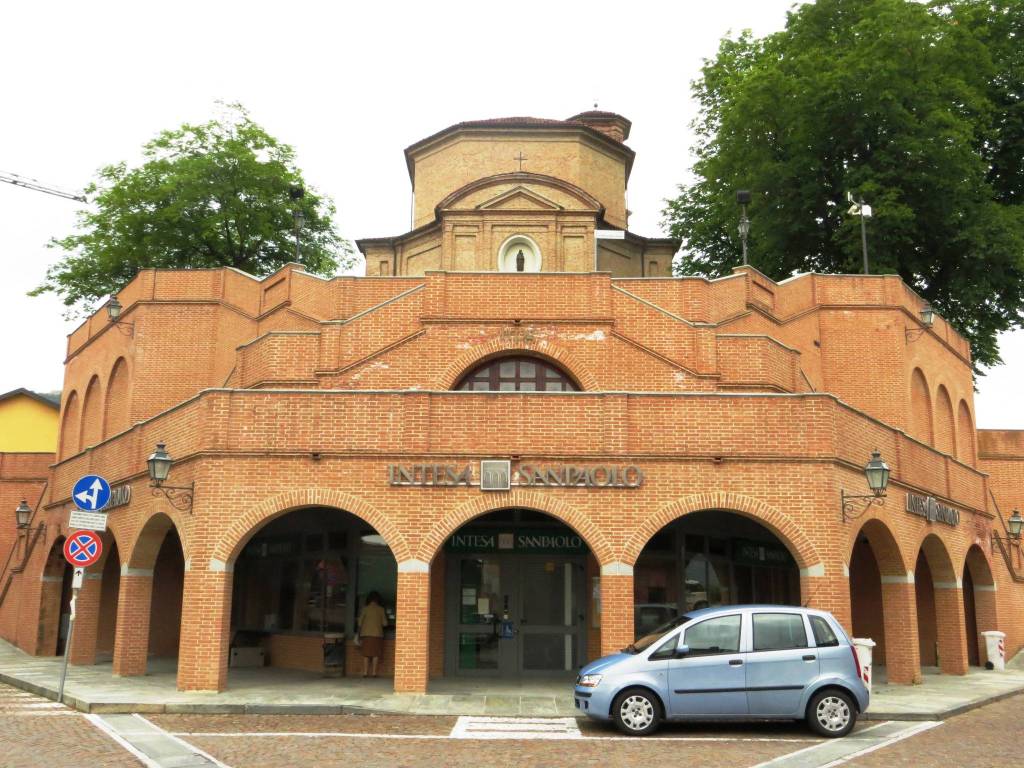 Centro Estetico/Solarium/Benessere in vendita a Baldissero Torinese piazza Umberto I