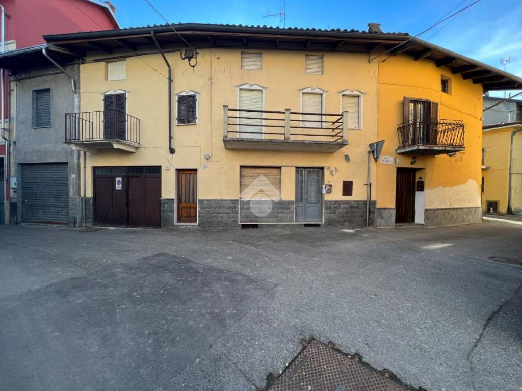 Casa Indipendente in vendita a Santhià via ospedale, 67