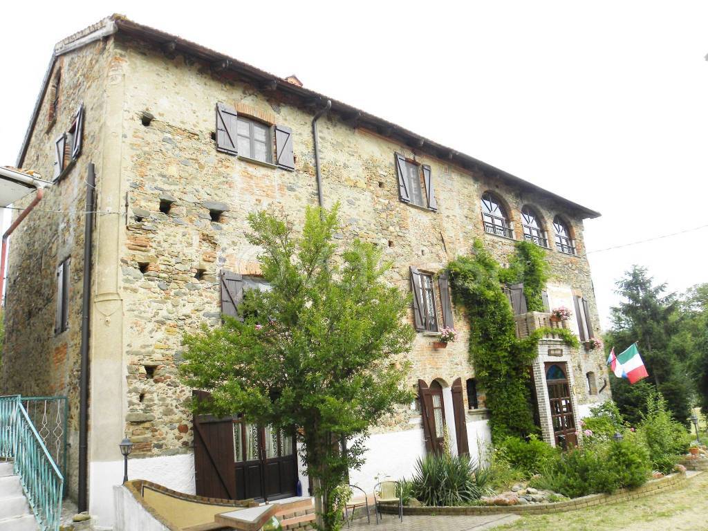 Casale in vendita a Spigno Monferrato regione Squaneto Inferiore