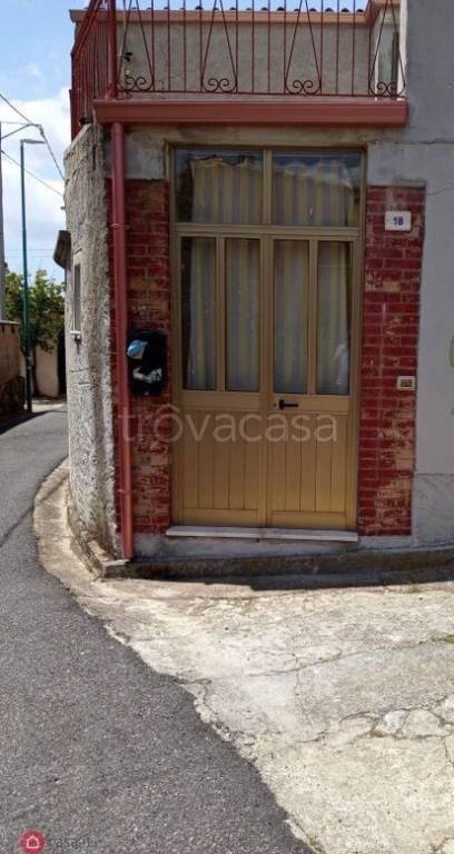 Appartamento in in vendita da privato a Laconi via Leonardo da Vinci, 18