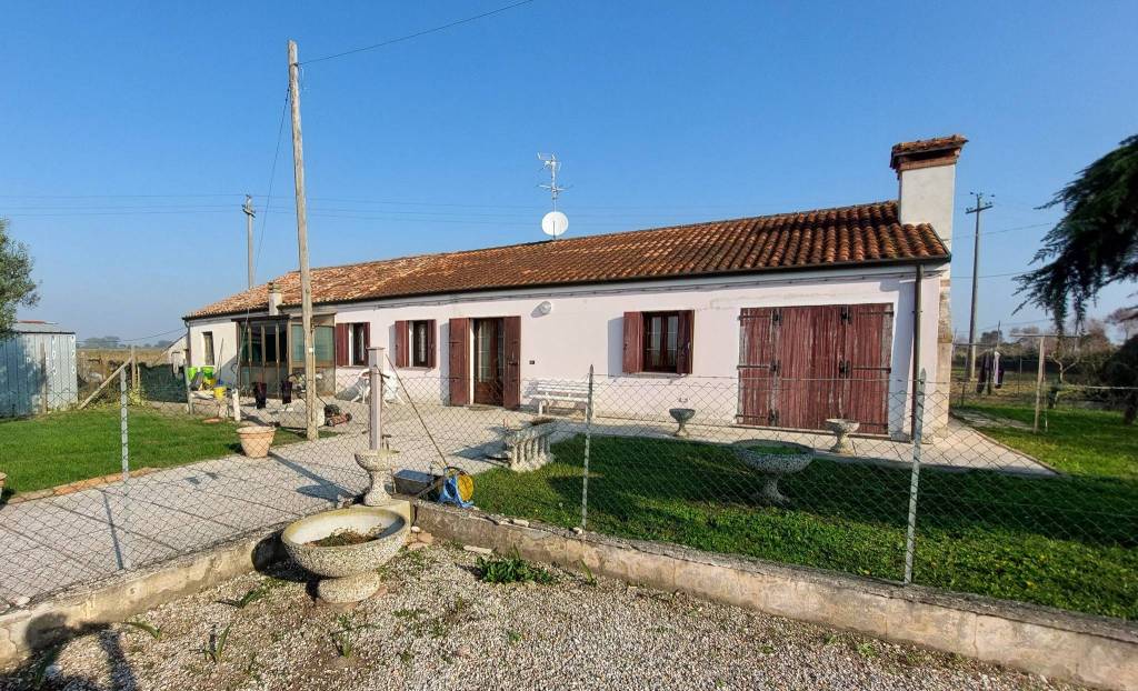 Villa in vendita a Cavarzere via Liberazione, 59