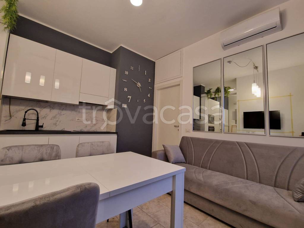 Appartamento in in affitto da privato a Rho via Luigi Capuana, 50