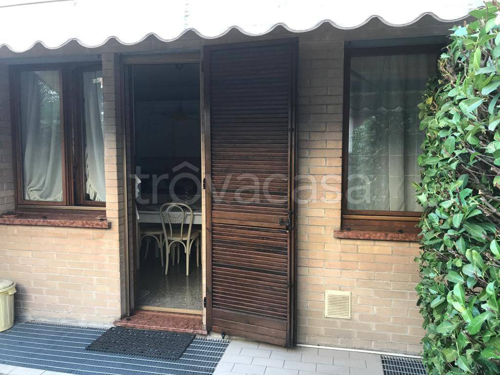 Villa Bifamiliare in vendita a Rovigo viale Tre Martiri, 23