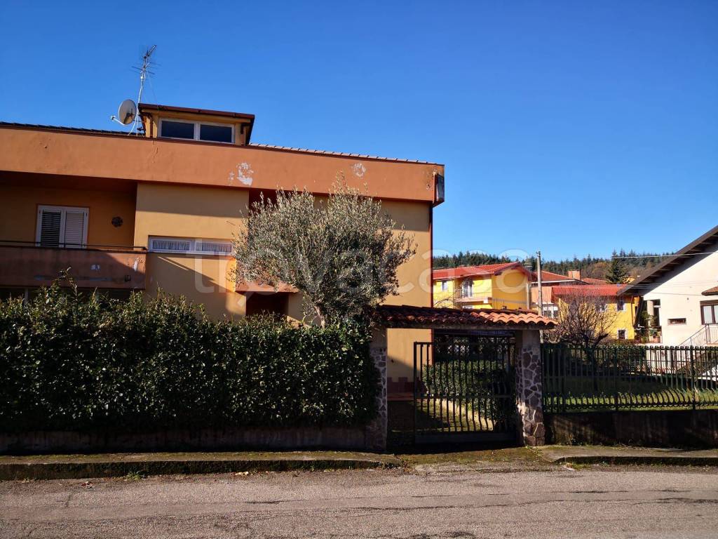 Villa in in vendita da privato a Santo Stefano di Rogliano via Antonio Guarasci, 3