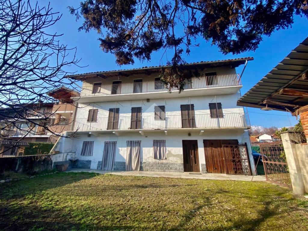 Casa Indipendente in vendita a Castellamonte via delle Scuole, 187