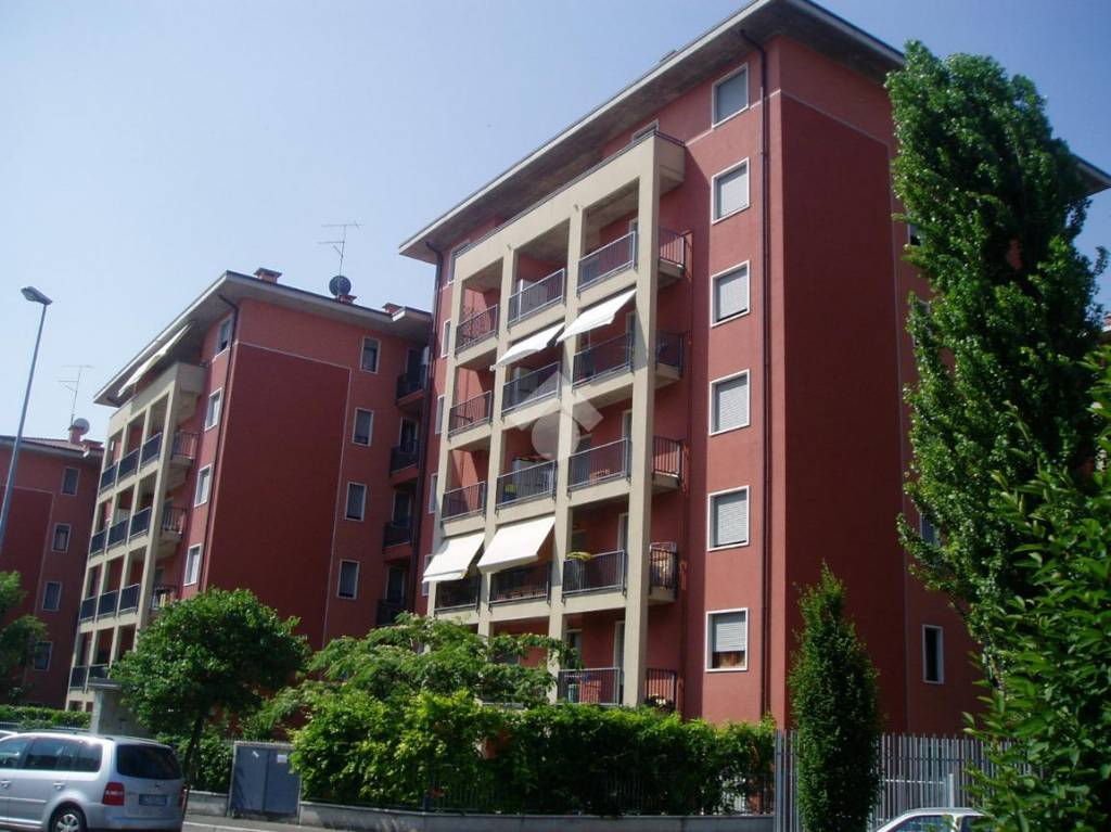 Appartamento in vendita a Verona via regina adelaide, 10