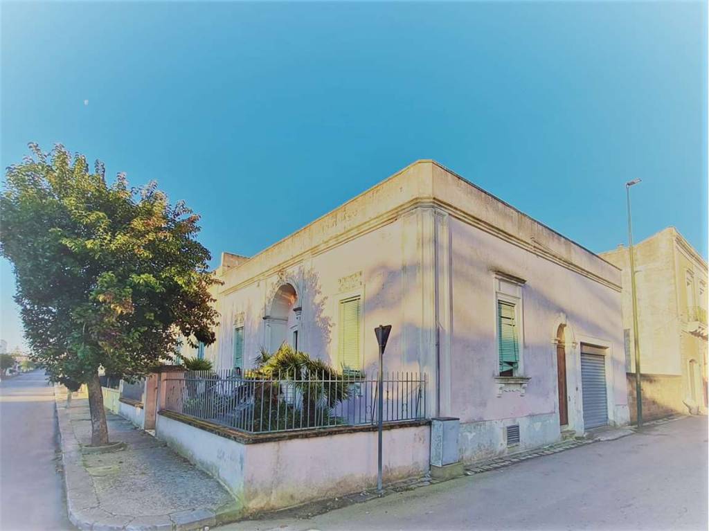 Villa in vendita a Collepasso via Roma angolo con Via r. Elena