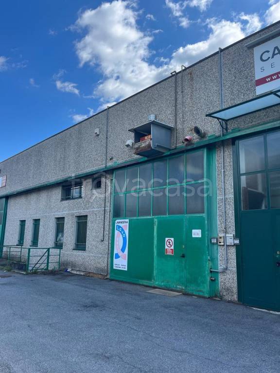 Capannone Industriale in vendita a Rovetta via Vogno