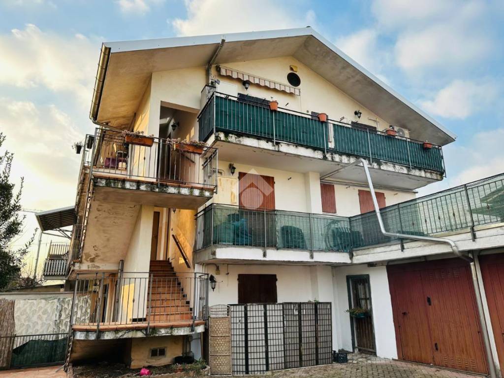 Appartamento in vendita a Misinto via Dei Caduti, 10