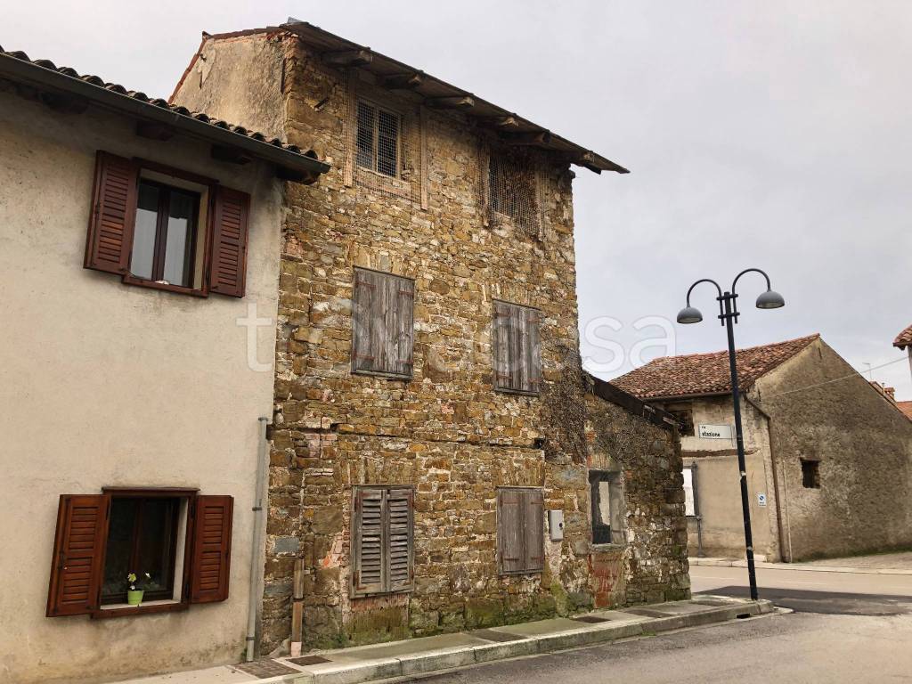 Casa Indipendente in vendita a Mossa via Stretta