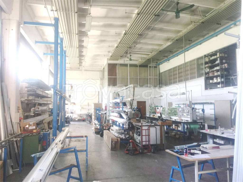 Capannone Industriale in vendita a Forlì