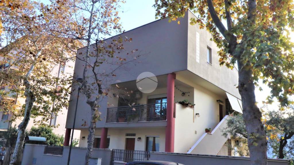 Villa in vendita a Pescara via del Santuario, 227