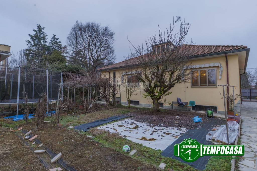 Villa in vendita a Binasco via Evangelista Torricelli