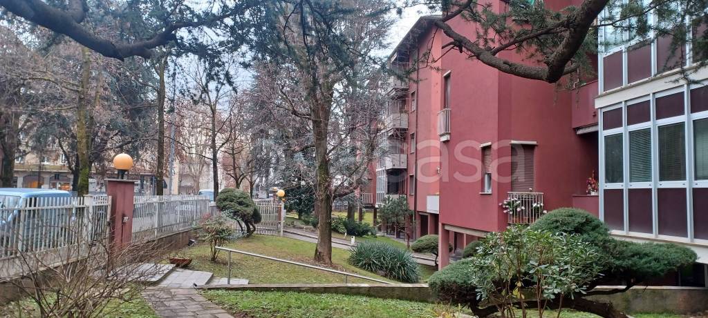 Appartamento in in vendita da privato a Vimercate via Alessandro Manzoni, 14